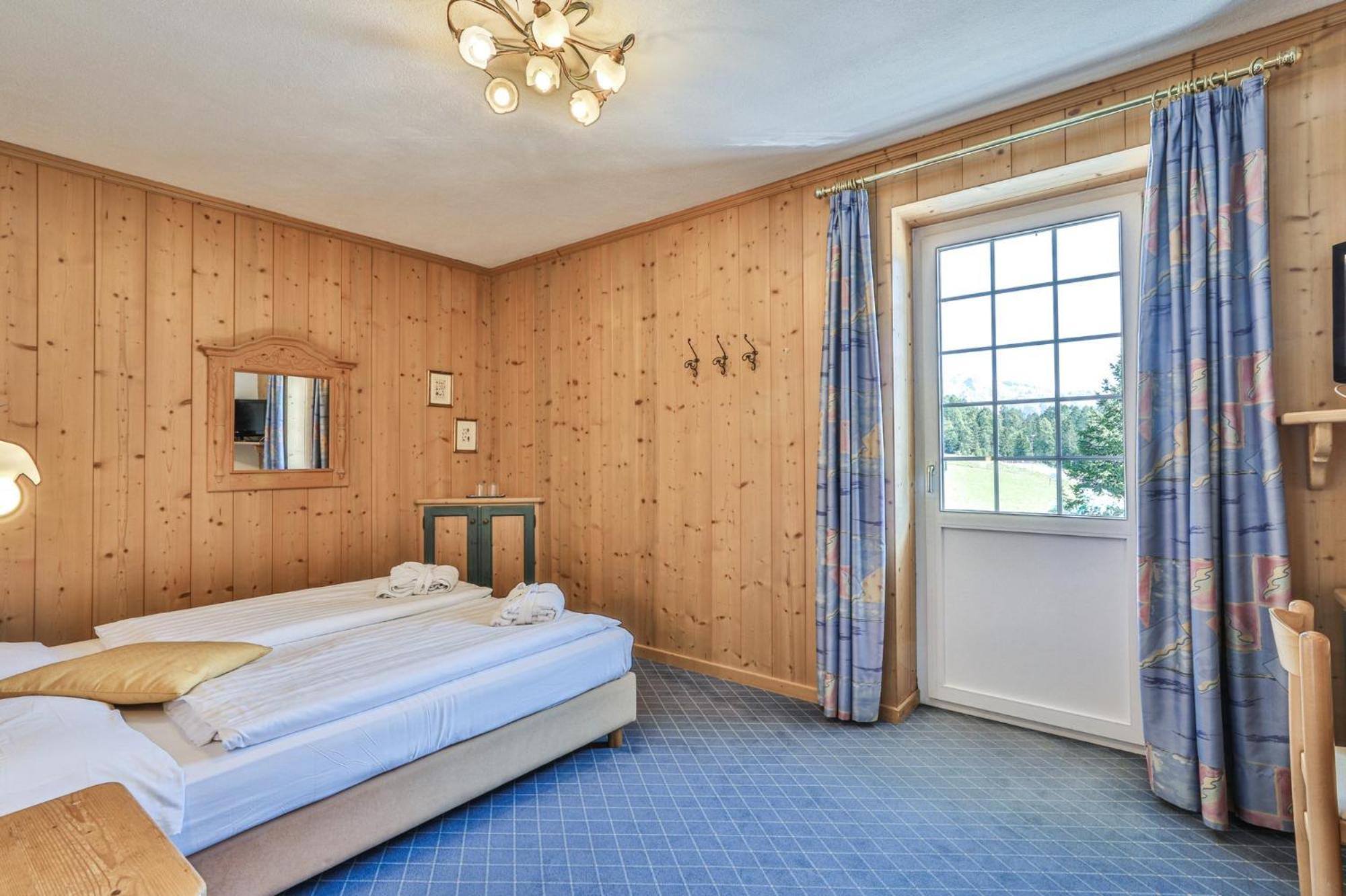 Mytime Hotels Savoy Vigo di Fassa Rum bild