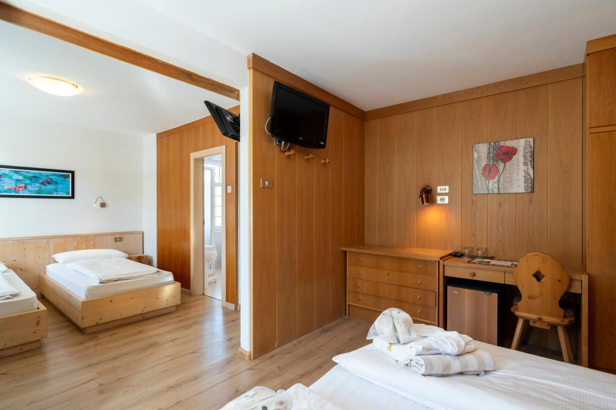 Mytime Hotels Savoy Vigo di Fassa Exteriör bild