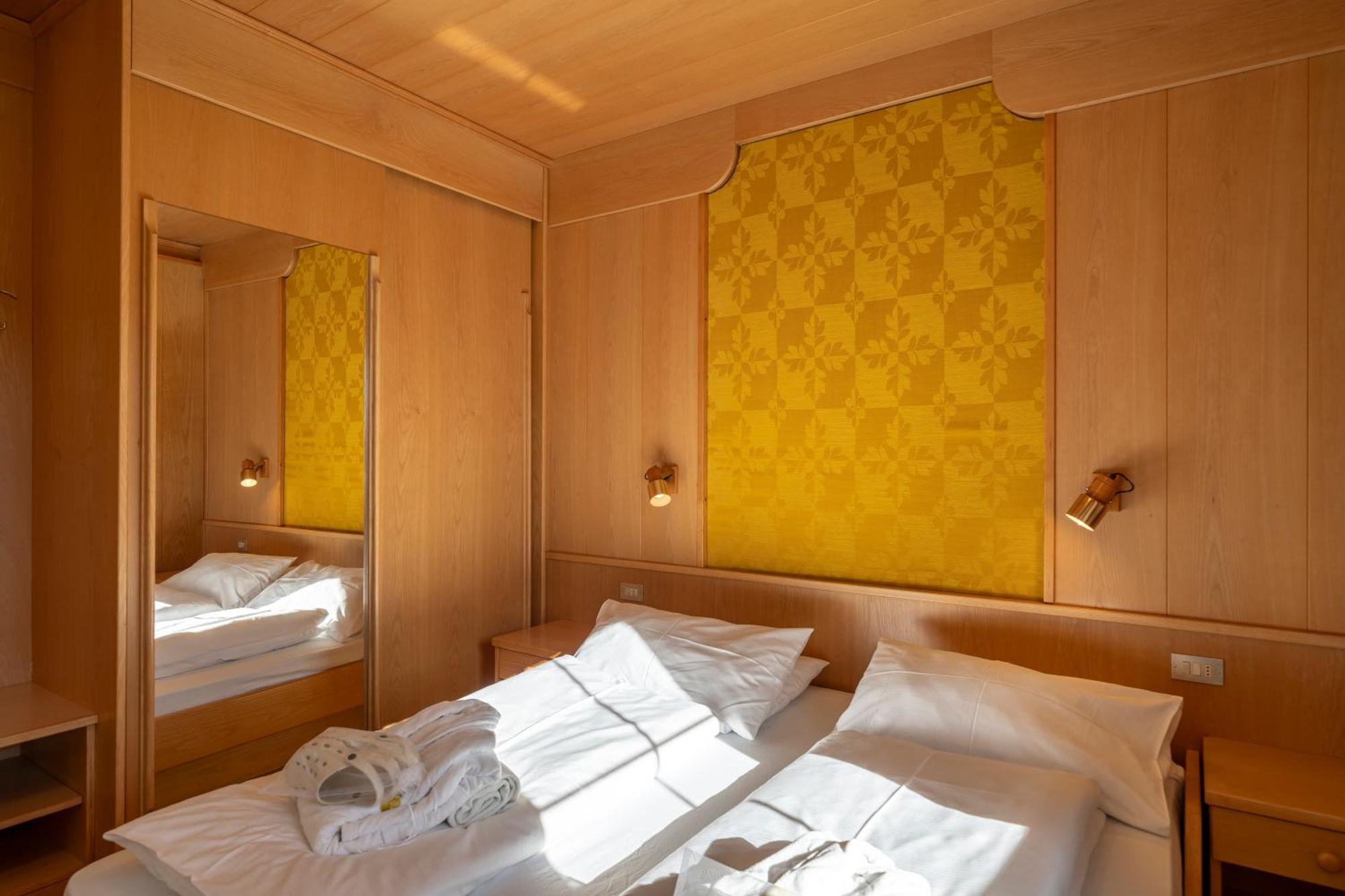 Mytime Hotels Savoy Vigo di Fassa Exteriör bild