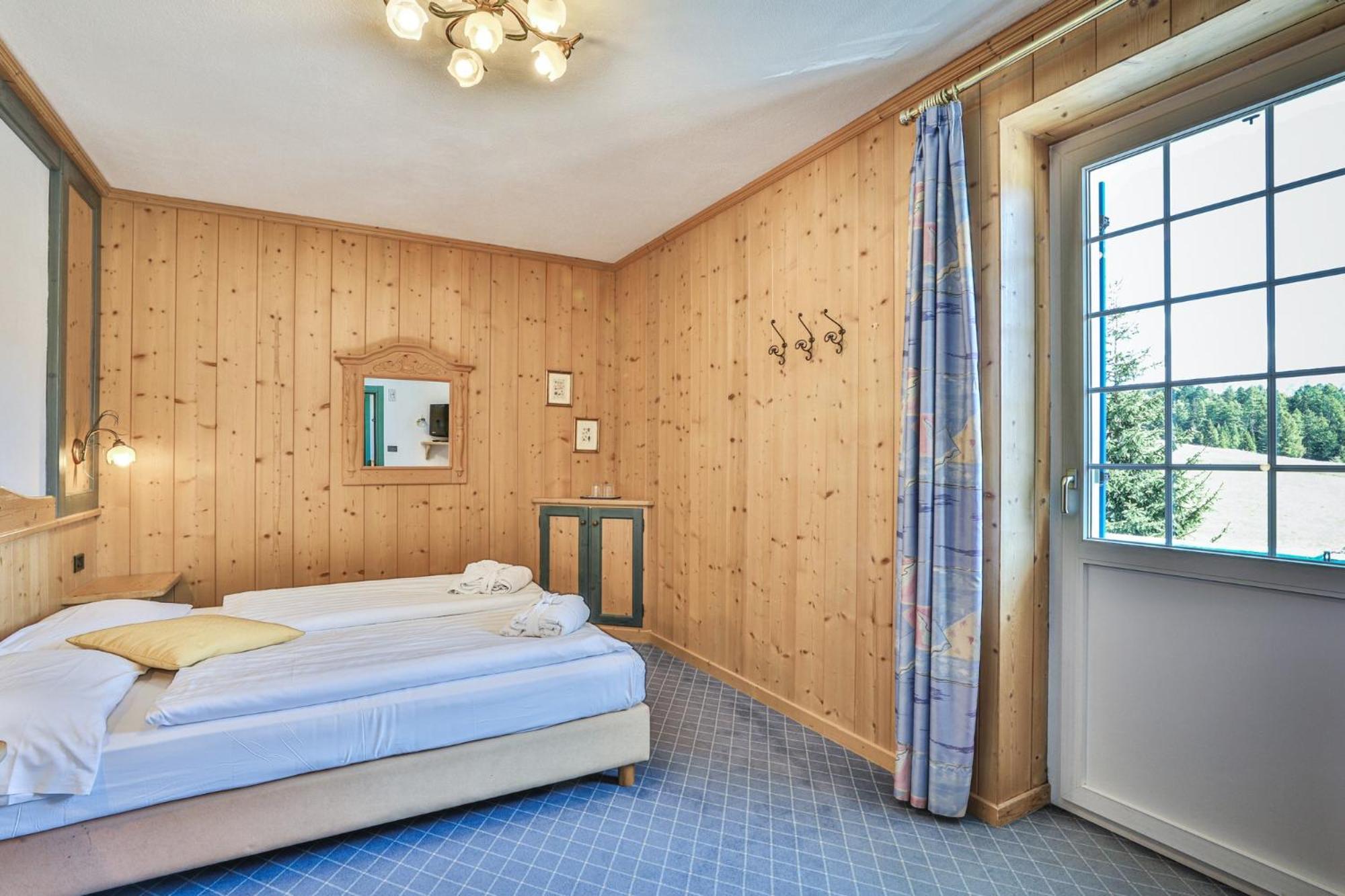 Mytime Hotels Savoy Vigo di Fassa Rum bild